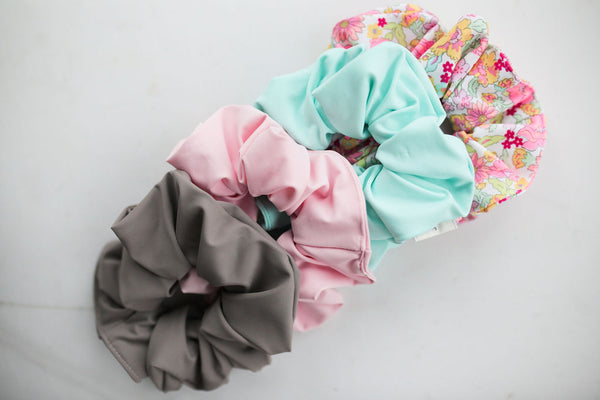 Swimmer Scrunchie 2020 - Daisy